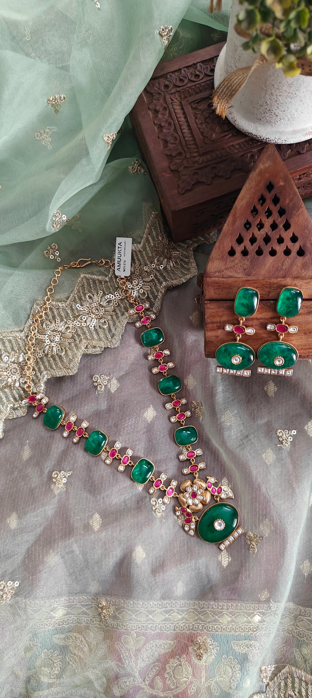 Amuukta Jewel Grid Contemporary Green Necklace Set