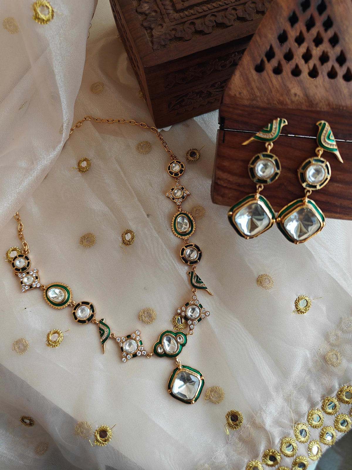 Amuukta Modern Heritage Moissanite & Green Necklace Set